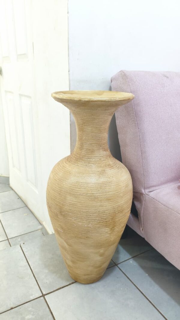 JARRÓN DE BARRO MEDIANO